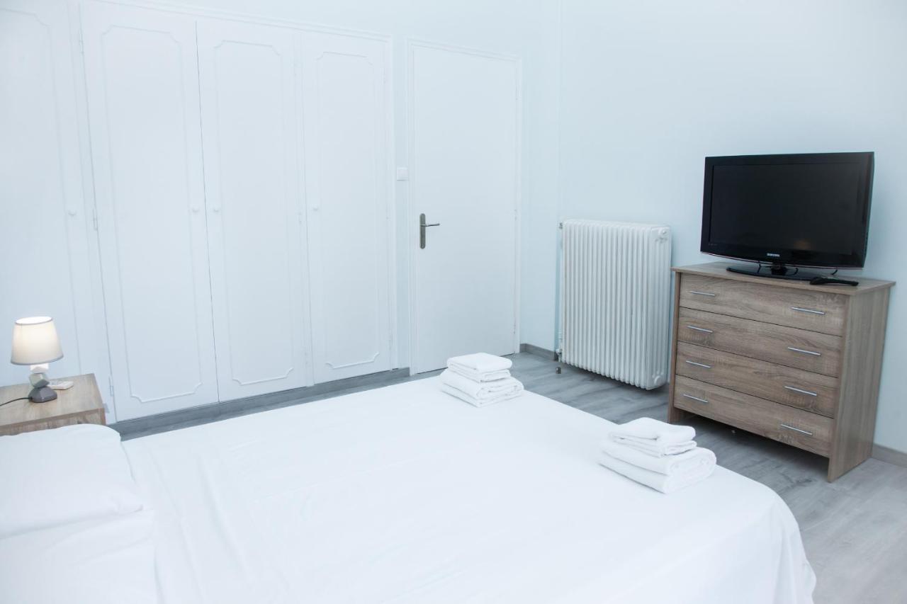 Sunny And Minimal Apt In Glyfada With 3 Bdrm Athena Bagian luar foto