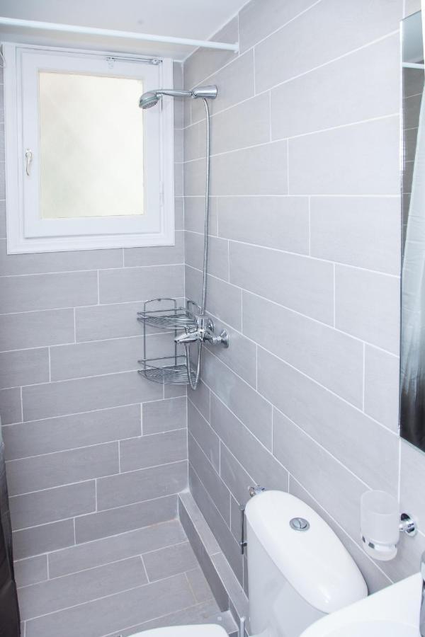 Sunny And Minimal Apt In Glyfada With 3 Bdrm Athena Bagian luar foto
