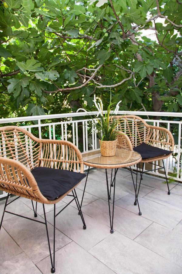 Sunny And Minimal Apt In Glyfada With 3 Bdrm Athena Bagian luar foto
